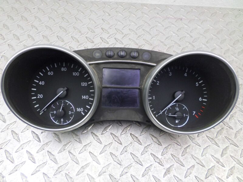 Изображение товара 105915 - 00105915 schitok priborov Ford Expedition