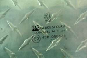 Изображение товара 105922 - 00105922 steklo dveri zadnej levoj Mercedes SLK 2