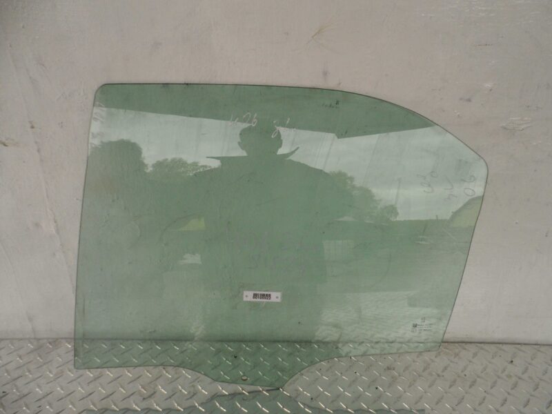 Изображение товара 105922 - 00105922 steklo dveri zadnej levoj Mercedes SLK