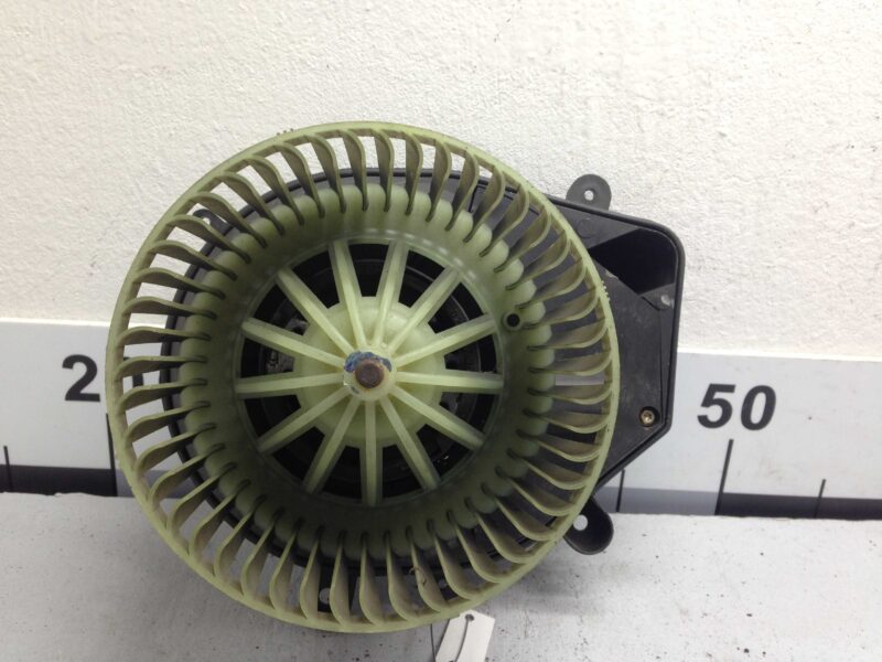 Изображение товара 106010 - 00106010 ventilyator otopitelya (motorchik pechki) Volkswagen Fox