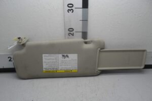 Изображение товара 106086 - 00106086 kozyrek solntsezaschitnyj Lexus LS 1