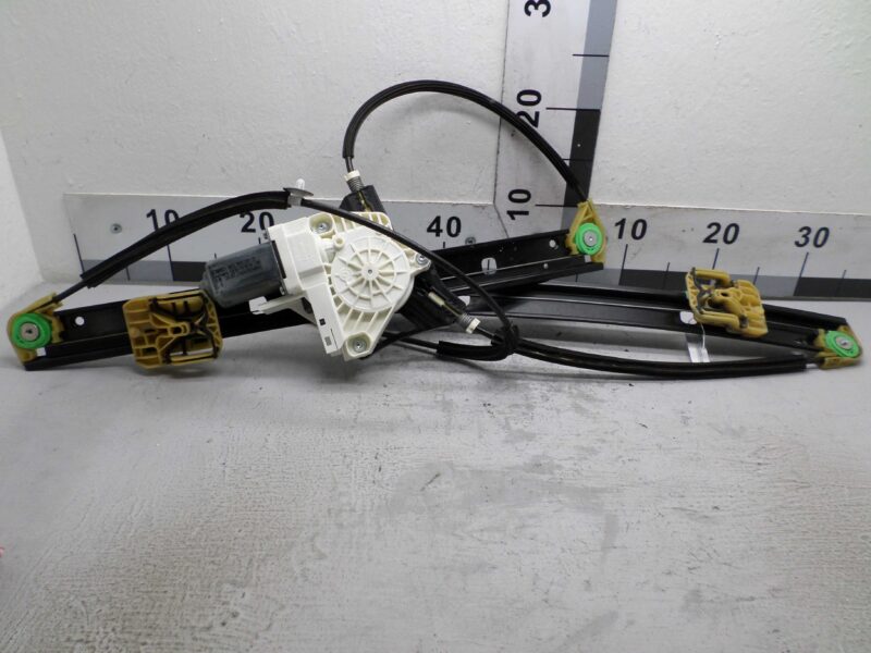 Изображение товара 106113 - 00106113 steklopodemnik perednij levyj