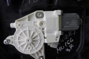 Изображение товара 106333 - 00106333 steklopodemnik zadnij pravyj Ford Mondeo 1