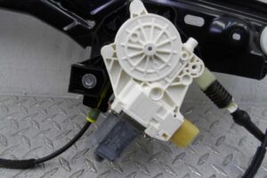 Изображение товара 106895 - 00106895 steklopodemnik perednij levyj 1