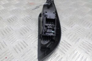 Изображение товара 106931 - 00106931 knopka steklopodemnika 1