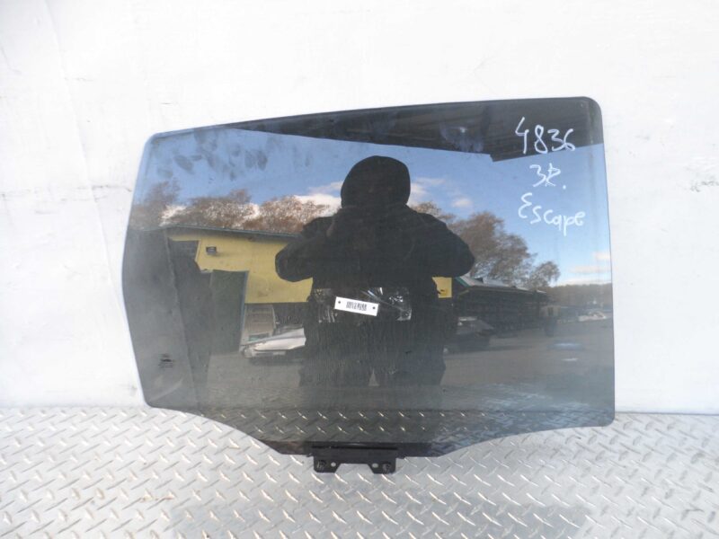 Изображение товара 107030 - 00107030 steklo dveri zadnej pravoj