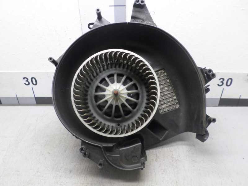 Изображение товара 107145 - 00107145 ventilyator otopitelya (motorchik pechki)