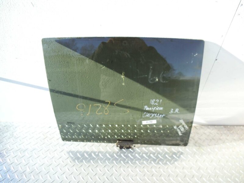 Изображение товара 107380 - 00107380 steklo dveri zadnej pravoj