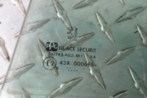 Изображение товара 107535 - 00107535 steklo dveri zadnej levoj Mercedes SLK 2