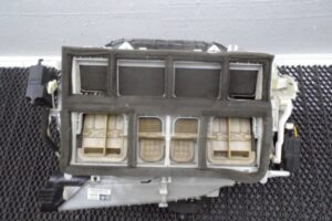 Изображение товара 107553 - 00107553 korpus otopitelya (pechki) Lexus LS 1