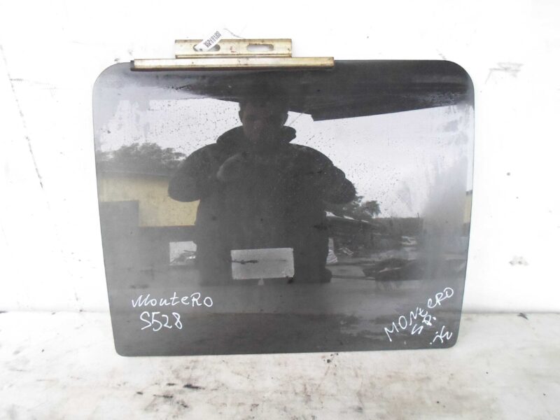 Изображение товара 107636 - 00107636 steklo dveri zadnej levoj Infiniti G