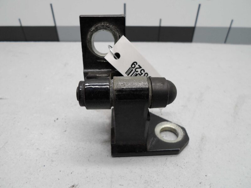 Изображение товара 108529 - 00108529 petlya dveri zadnyaya Volkswagen Lupo