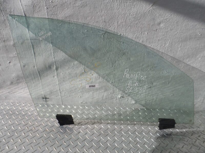 Изображение товара 108601 - 00108601 steklo dveri perednej pravoj