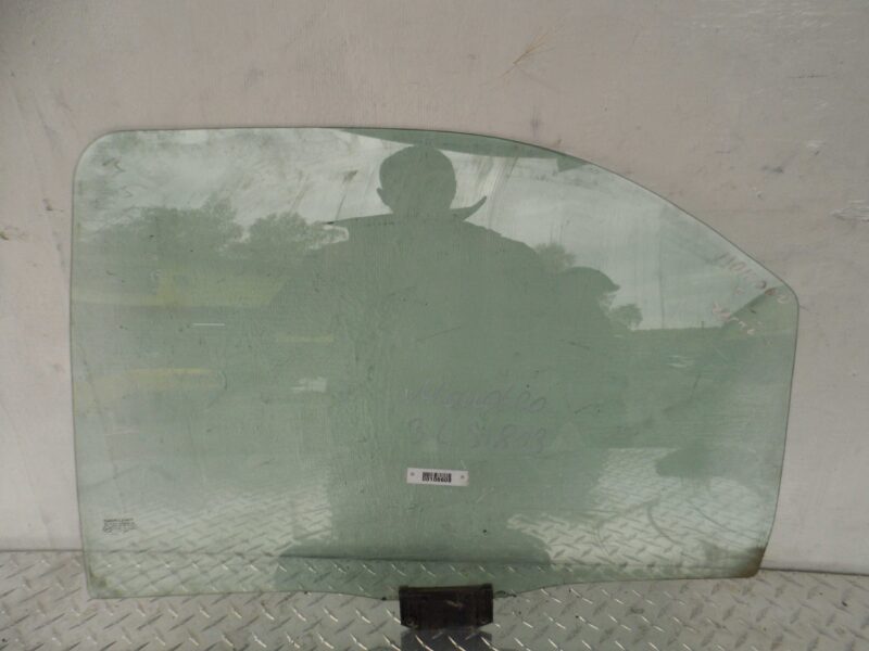 Изображение товара 108608 - 00108608 steklo dveri zadnej levoj