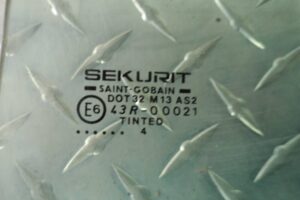 Изображение товара 108608 - 00108608 steklo dveri zadnej levoj 1