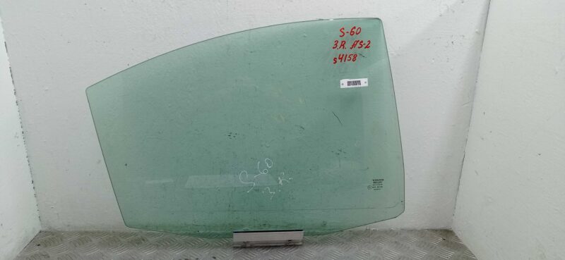 Изображение товара 108818 - 00108818 steklo dveri zadnej pravoj Volvo V40