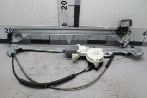 Изображение товара 108886 - 00108886 steklopodemnik perednij pravyj 