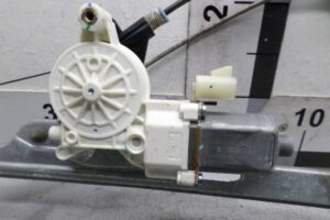 Изображение товара 108886 - 00108886 steklopodemnik perednij pravyj 3