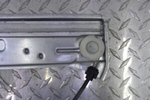 Изображение товара 109128 - 00109128 steklopodemnik perednij pravyj 3