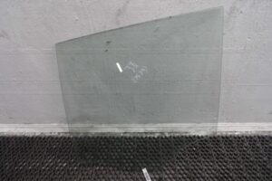 Изображение товара 109481 - 00109481 steklo dveri zadnej levoj 