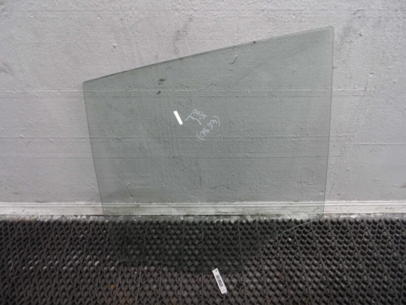 Изображение товара 109481 - 00109481 steklo dveri zadnej levoj