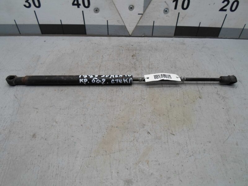 Изображение товара 109653 - 00109653 amortizator kryshki bagazhnika Audi 80