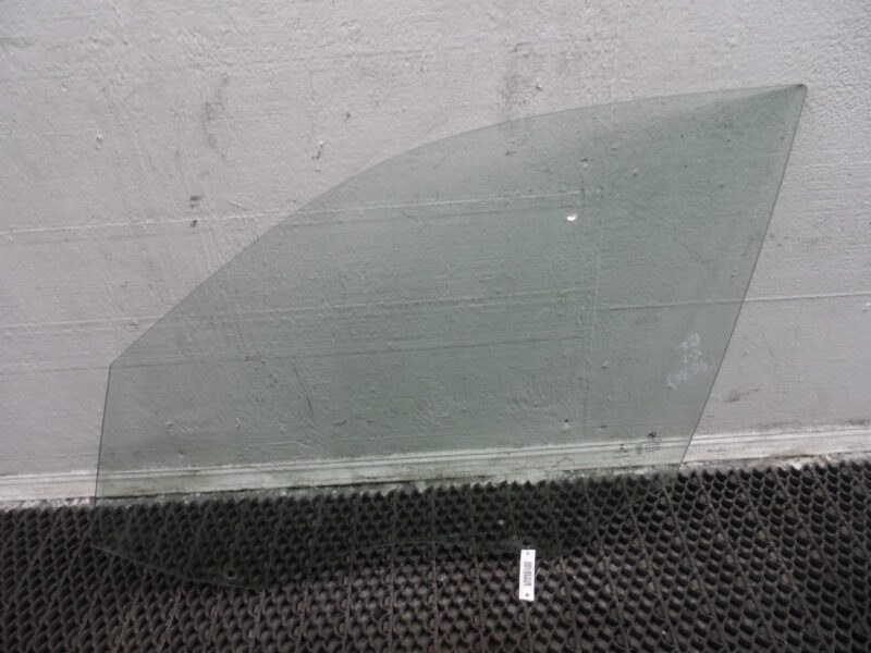 Изображение товара 109661 - 00109661 steklo dveri perednej levoj