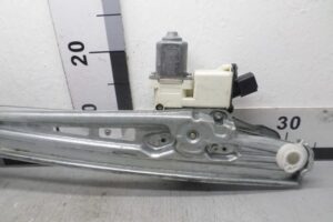 Изображение товара 110244 - 00110244 steklopodemnik perednij pravyj Skoda Yeti 1