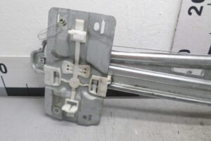 Изображение товара 110244 - 00110244 steklopodemnik perednij pravyj Skoda Yeti 2