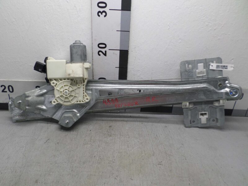 Изображение товара 110244 - 00110244 steklopodemnik perednij pravyj Skoda Yeti