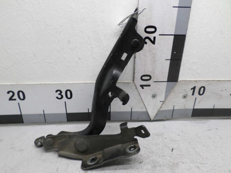 Изображение товара 110500 - 00110500 petlya kryshki bagazhnika Toyota Hiace