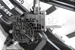 Изображение товара 110757 - 00110757 steklopodemnik perednij pravyj 1