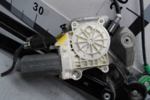 Изображение товара 111042 - 00111042 steklopodemnik perednij levyj 3