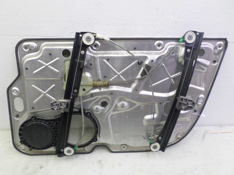 Изображение товара 111184 - 00111184 steklopodemnik perednij levyj Toyota Carina E