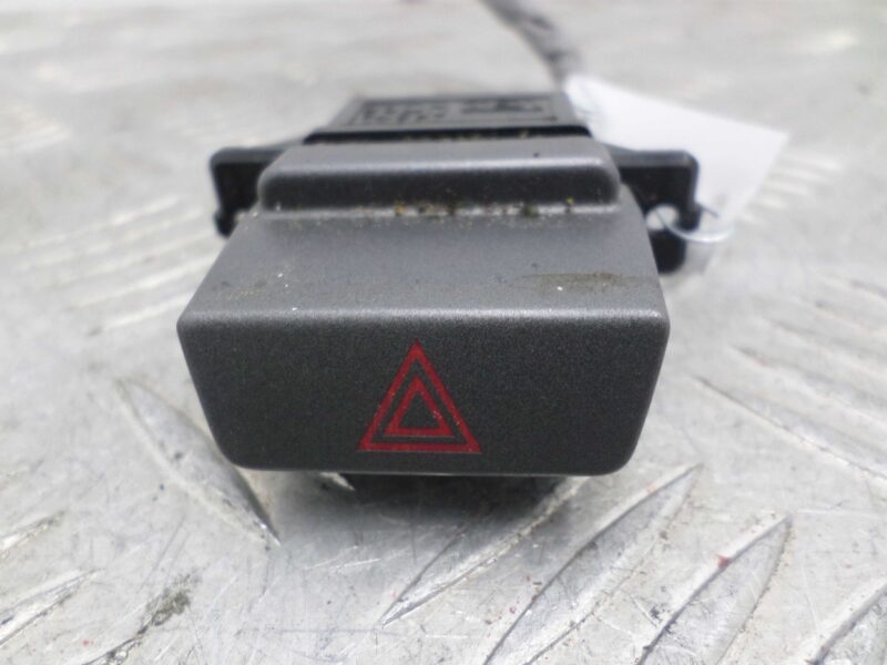 Изображение товара 111608 - 00111608 knopka avarijnoj signalizatsii