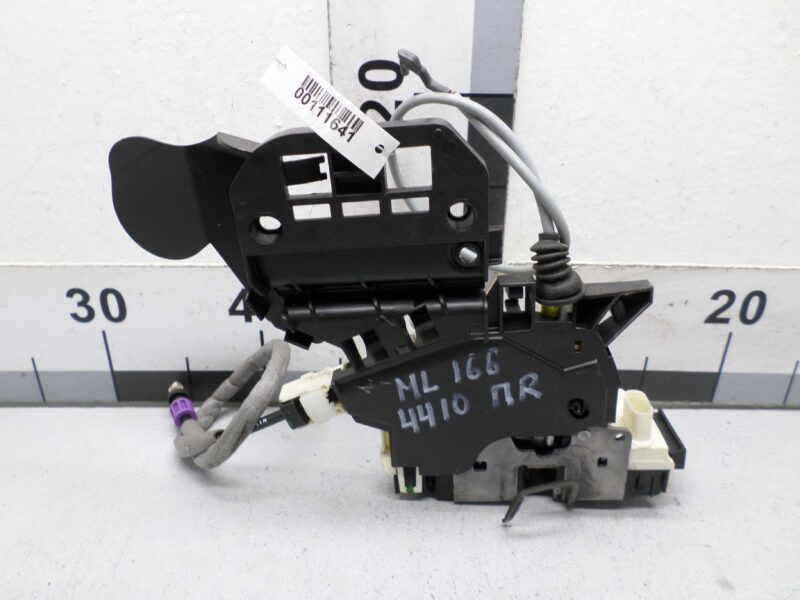 Изображение товара 111641 - 00111641 zamok dveri perednej pravoj Ford Mondeo