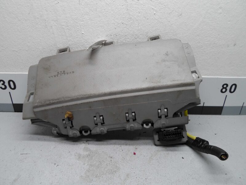 Изображение товара 111717 - 00111717 podushka bezopasnosti zaschity kolenej Subaru Tribeca