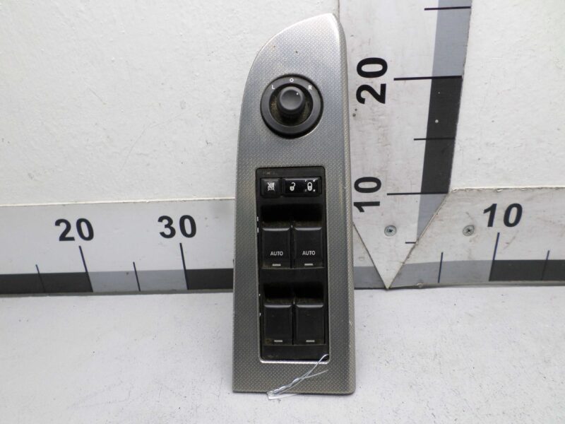 Изображение товара 111760 - 00111760 knopka steklopodemnika Chrysler Cirrus