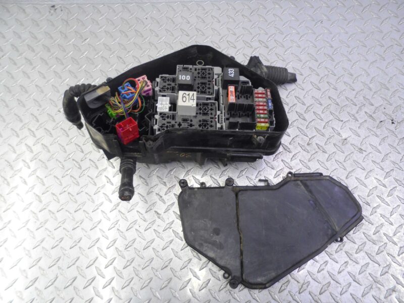 Изображение товара 112044 - 00112044 blok predokhranitelej Toyota Corolla Verso