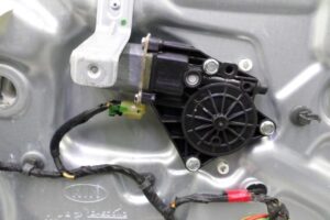 Изображение товара 112079 - 00112079 steklopodemnik perednij pravyj Audi TT 2
