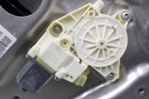 Изображение товара 112356 - 00112356 steklopodemnik zadnij levyj Honda Ridgeline 2