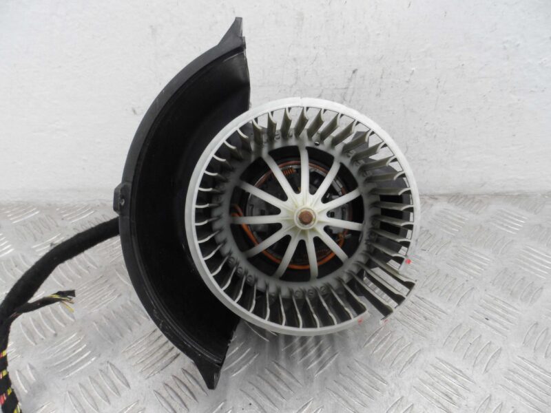 Изображение товара 112620 - 00112620 ventilyator otopitelya (motorchik pechki)