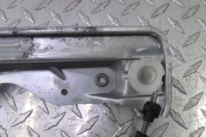 Изображение товара 112643 - 00112643 steklopodemnik perednij pravyj 1