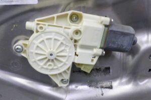 Изображение товара 113049 - 00113049 steklopodemnik perednij pravyj Honda Ridgeline 2