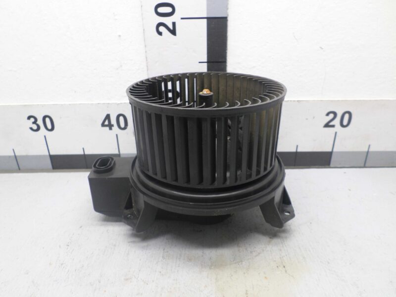 Изображение товара 113113 - 00113113 ventilyator otopitelya (motorchik pechki) Skoda Yeti