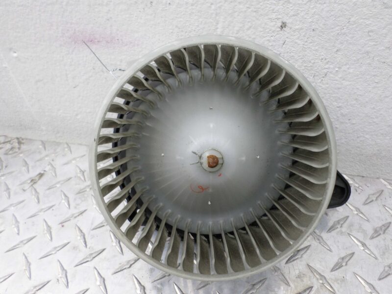 Изображение товара 113661 - 00113661 ventilyator otopitelya (motorchik pechki)