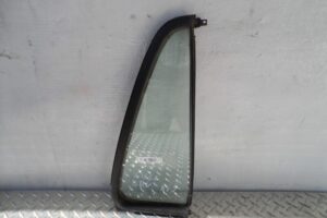 Изображение товара 113726 - 00113726 steklo dveri zadnej pravoj Renault Duster