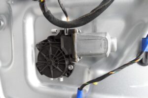 Изображение товара 113850 - 00113850 steklopodemnik perednij pravyj 3