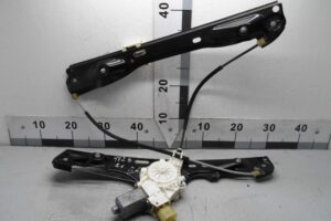 Изображение товара 113900 - 00113900 steklopodemnik perednij levyj