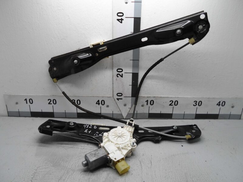 Изображение товара 113900 - 00113900 steklopodemnik perednij levyj